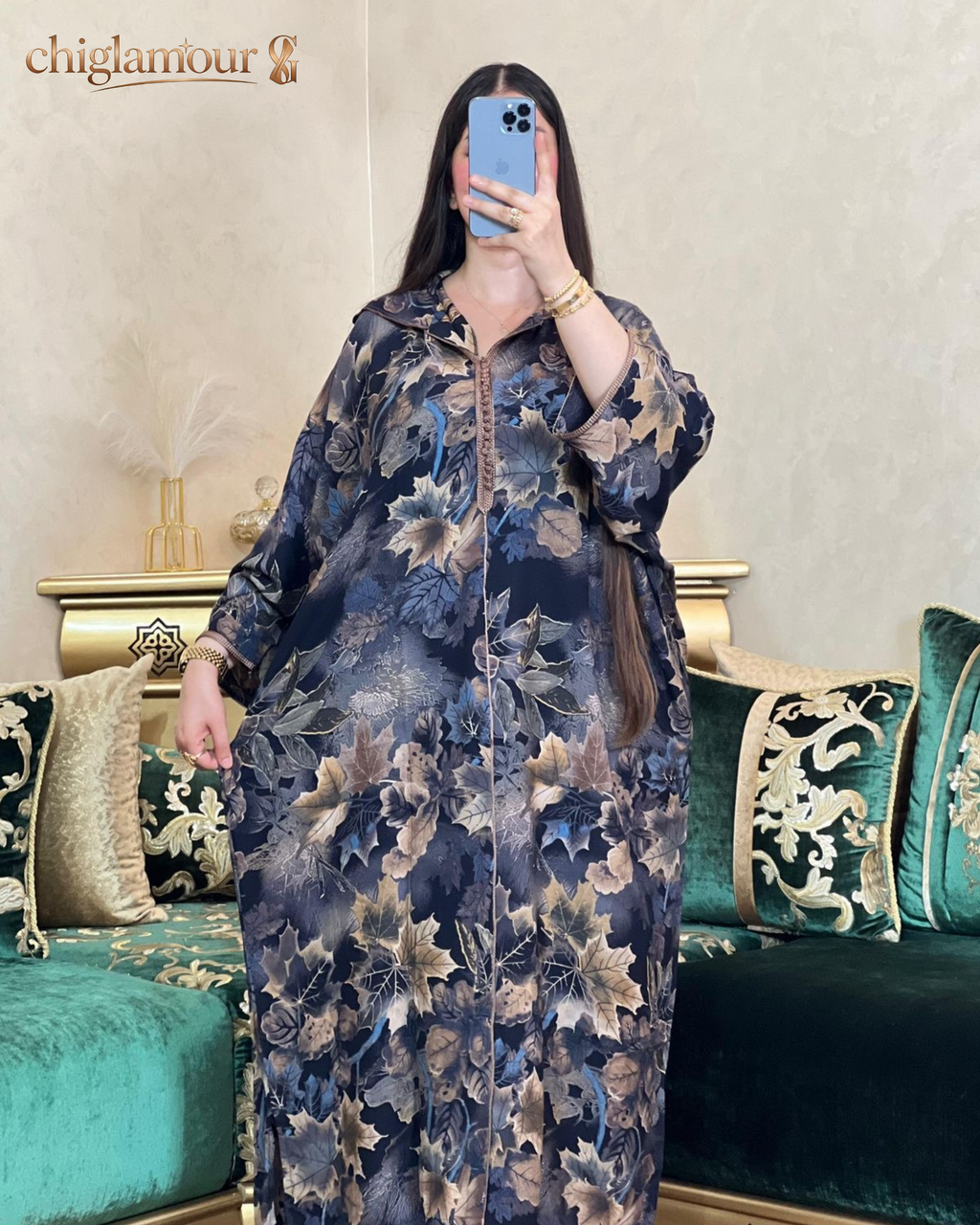 جلابة مغربية بطابع ملكي